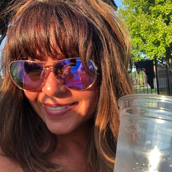 Meet your Posher, Tammy - Picture 1 of 1